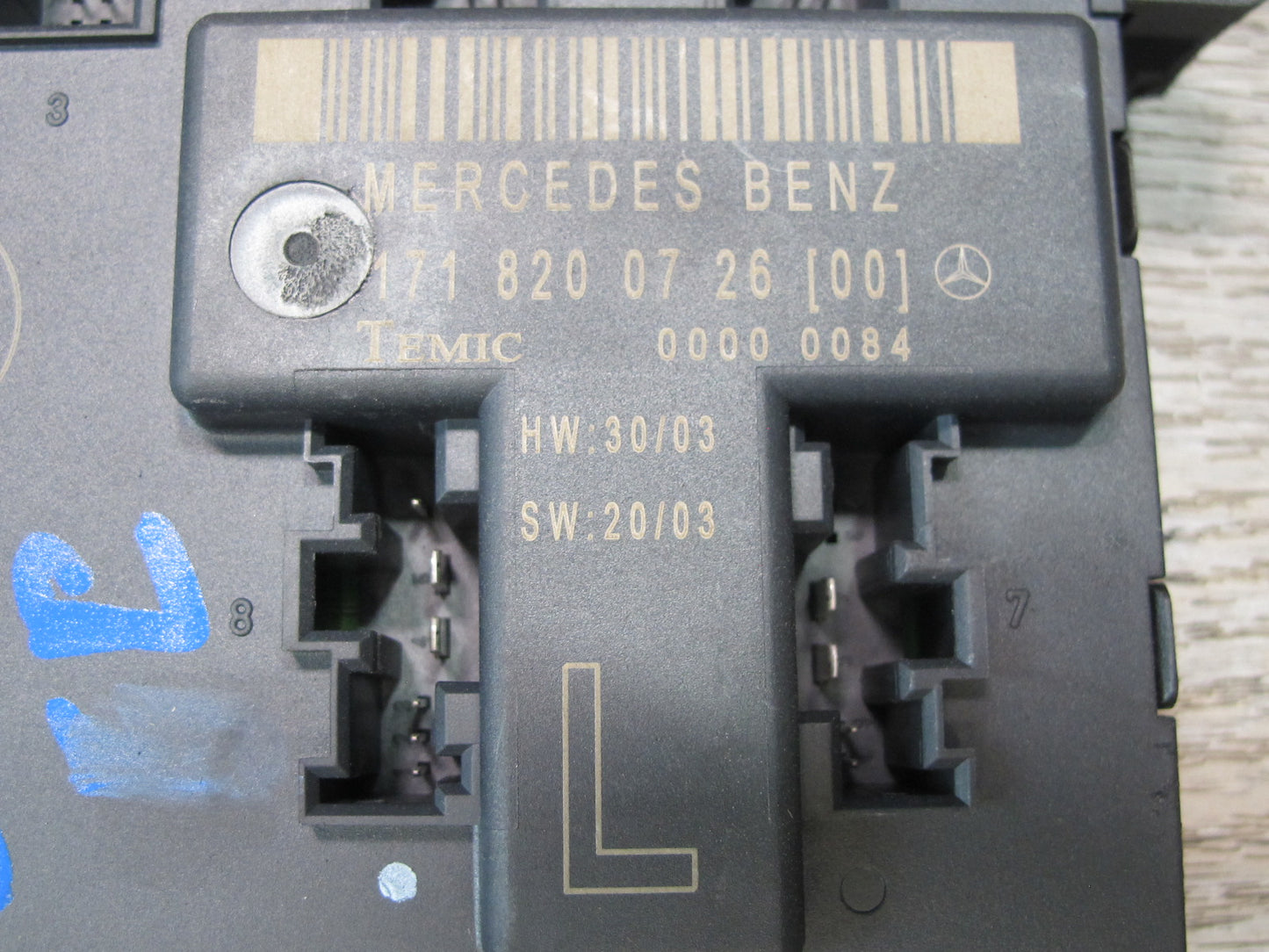 05-08 Mercedes R171 Slk-class Left Door Control Module 1718200726 OEM