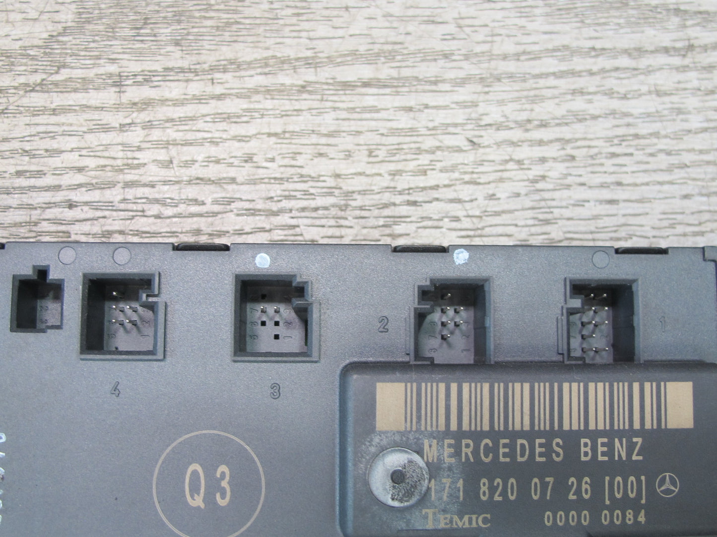05-08 Mercedes R171 Slk-class Left Door Control Module 1718200726 OEM