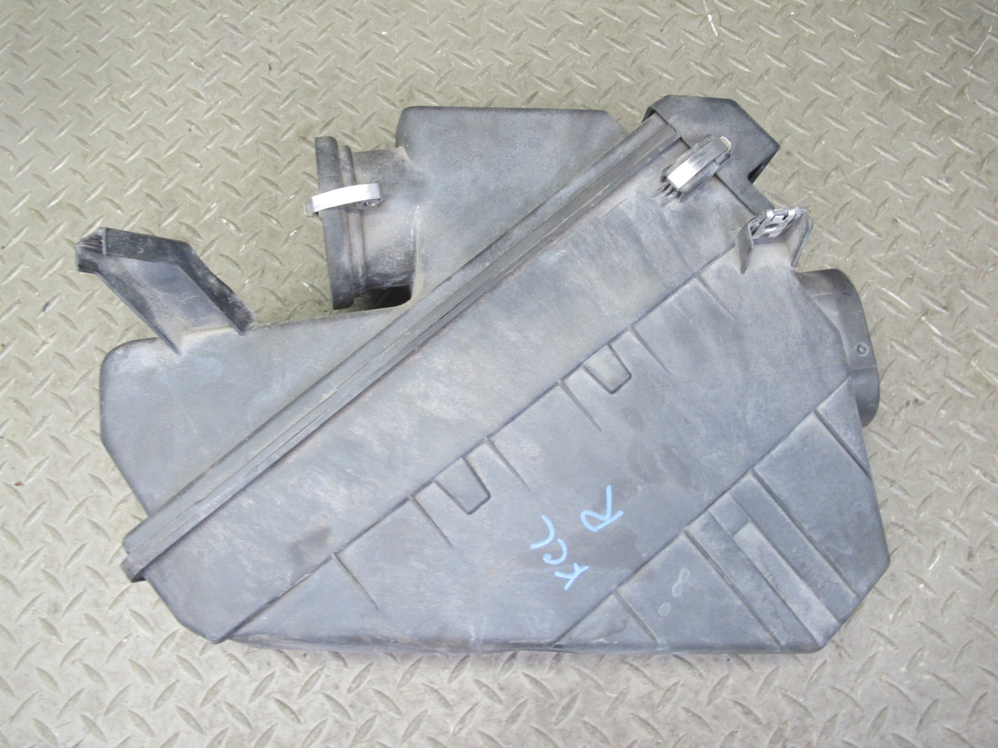 96-99 Mercedes W140 C140 CL600 S600 Right Air Intake Cleaner Filter Box OEM