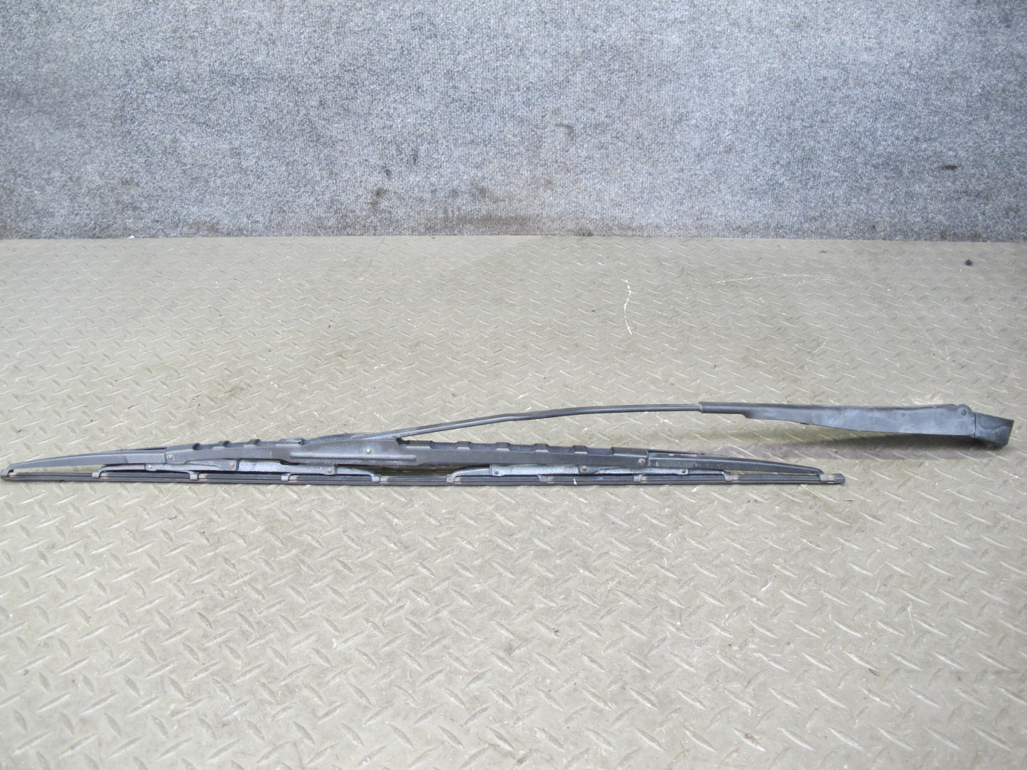 96-99 Mercedes W140 C140 Cl-class Coupe Set of 2 Front Windshield Wiper Arm OEM