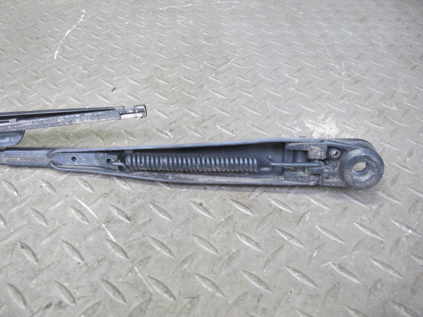 96-99 Mercedes W140 C140 Cl-class Coupe Set of 2 Front Windshield Wiper Arm OEM