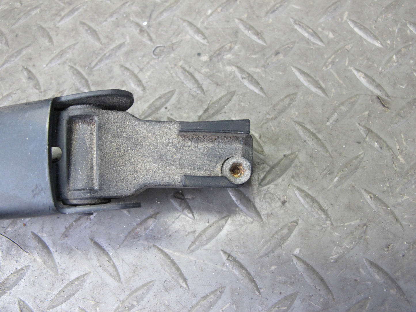 96-99 Mercedes W140 C140 Cl-class Coupe Set of 2 Front Windshield Wiper Arm OEM