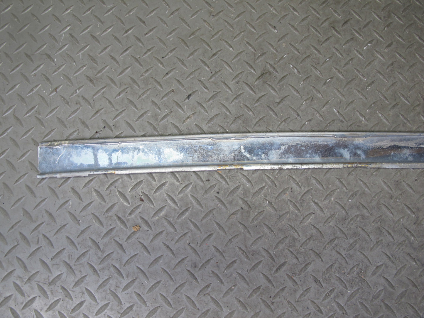 96-99 Mercedes W140 C140 Cl-class Rear Bumper Chrome Trim Panel Molding OEM