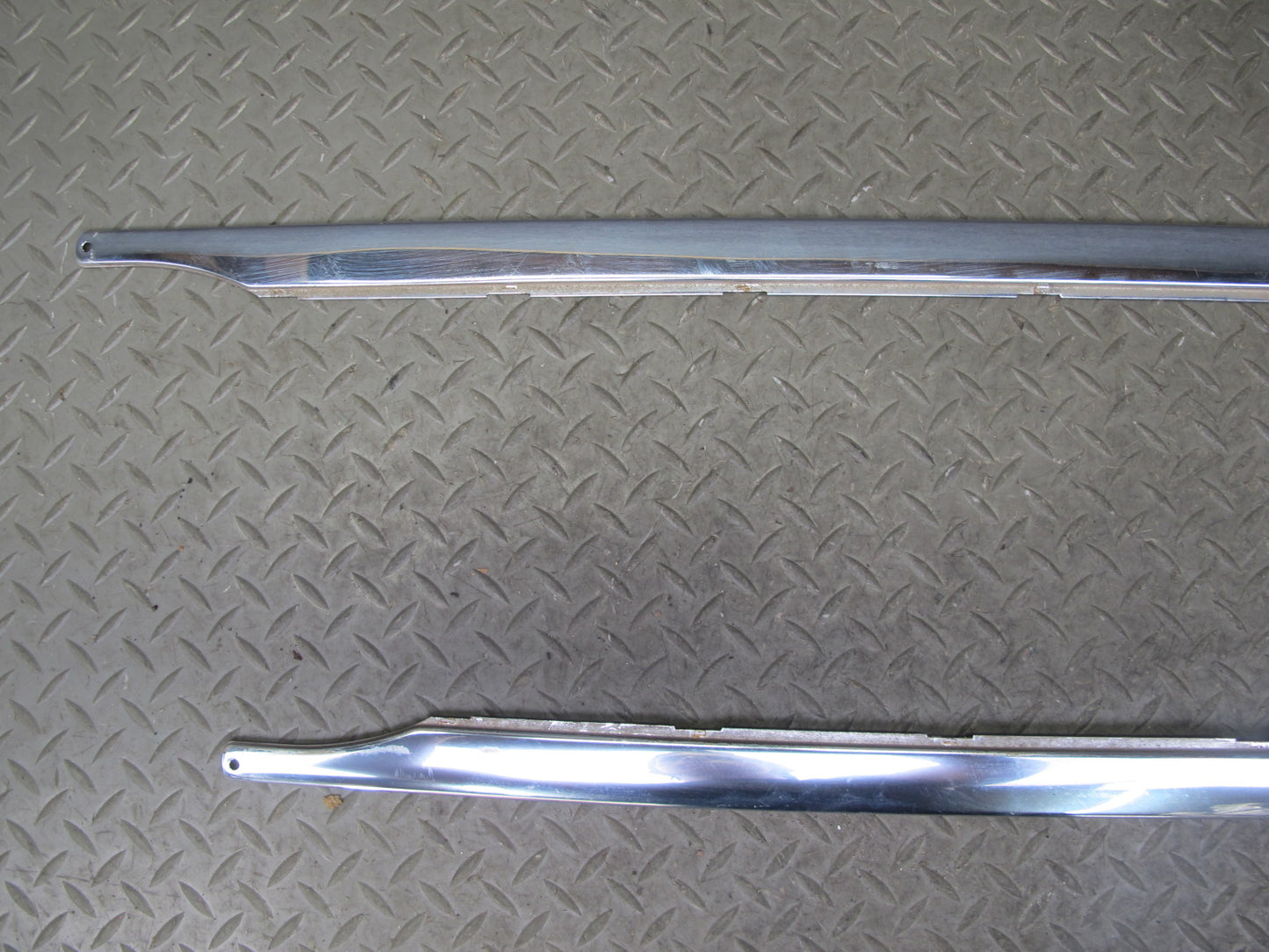 96-99 Mercedes W140 C140 Cl-class Rear Bumper Chrome Trim Panel Molding OEM