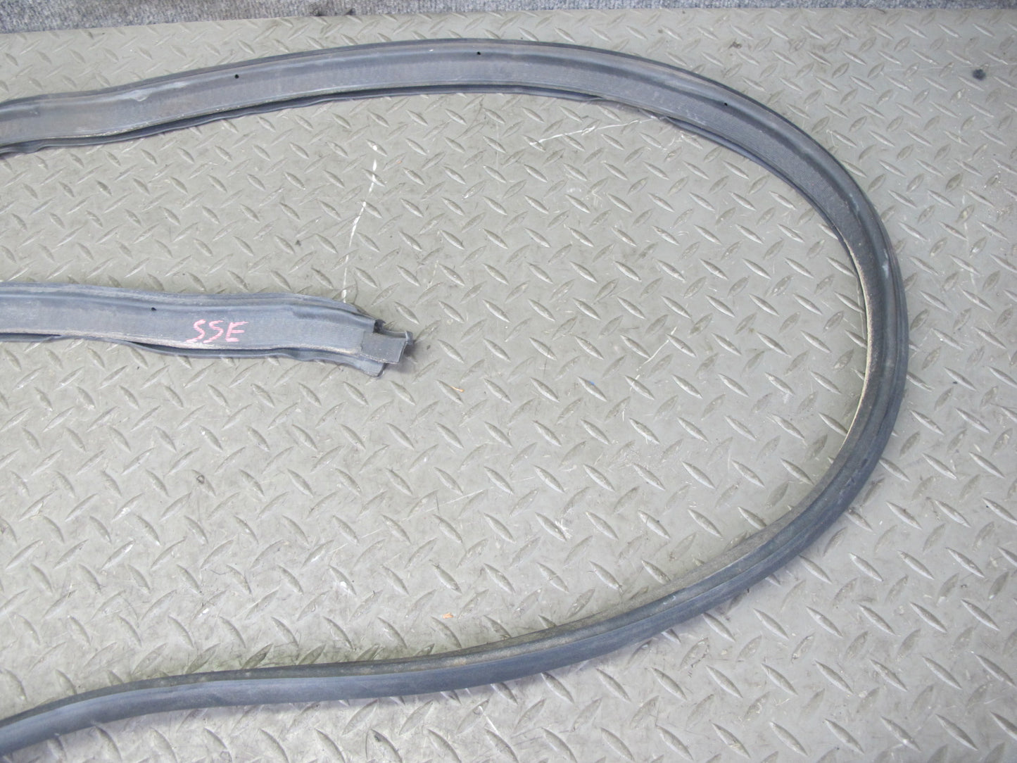 07-10 Saturn SKY Upper Roof Windshield Weatherstrip Rubber Seal Set OEM