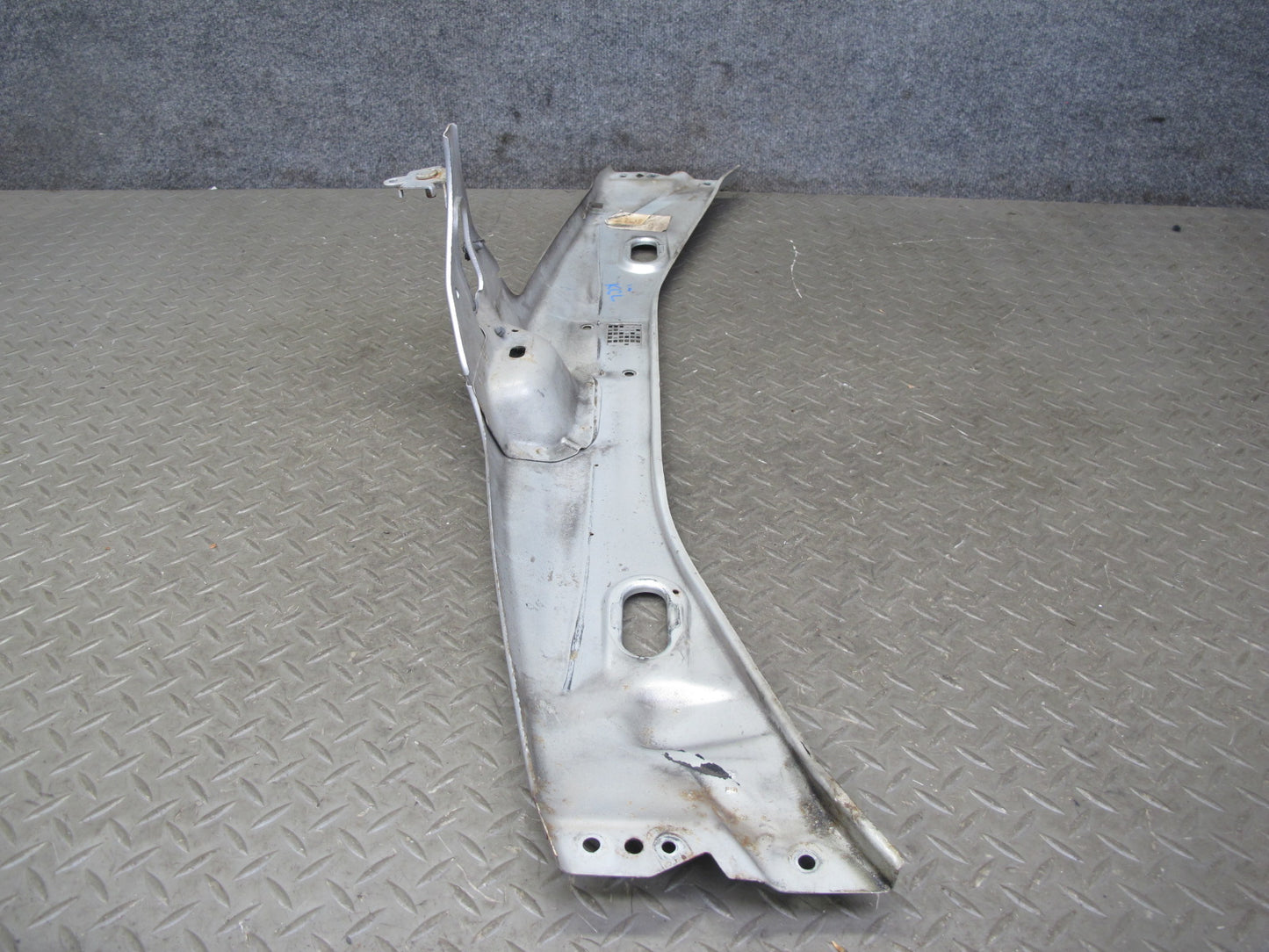 96-99 Mercedes W140 C140 Cl-class Coupe Radiator Upper Tie Bar Support OEM