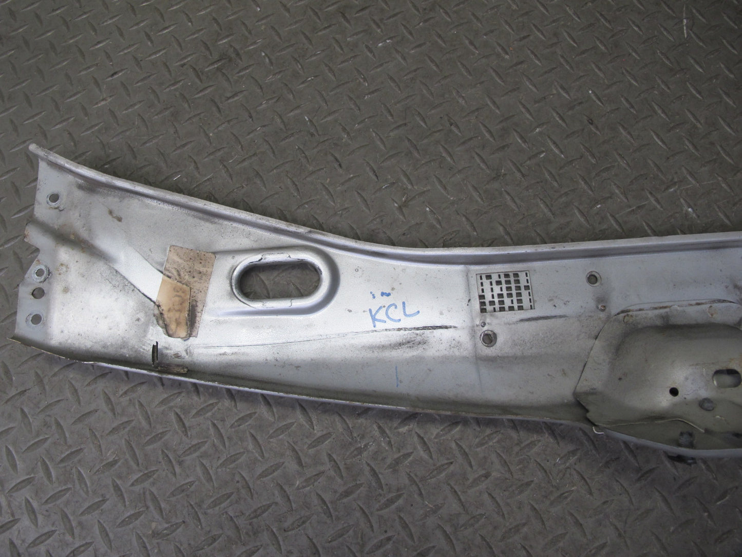 96-99 Mercedes W140 C140 Cl-class Coupe Radiator Upper Tie Bar Support OEM