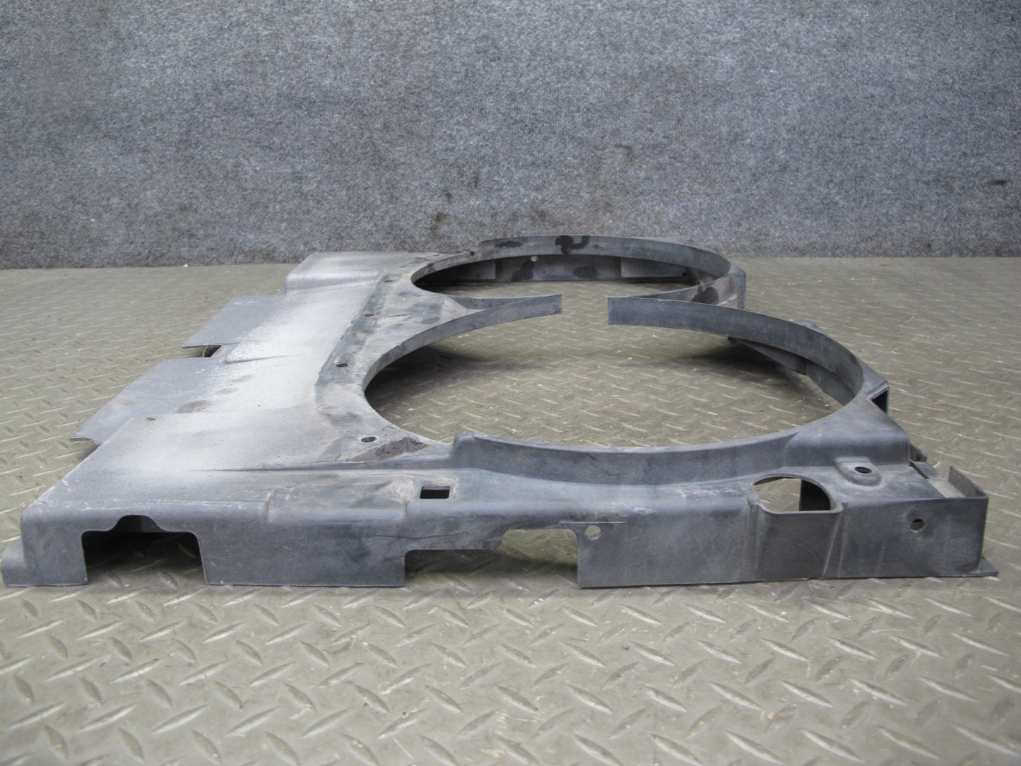 96-99 Mercedes W140 C140 Cl-class Engine Radiator Cooling Fan Motor Shroud OEM