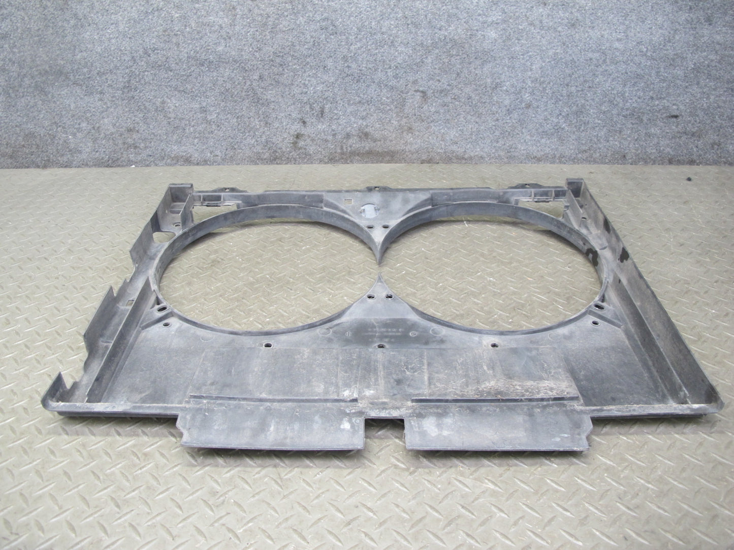 96-99 Mercedes W140 C140 Cl-class Engine Radiator Cooling Fan Motor Shroud OEM