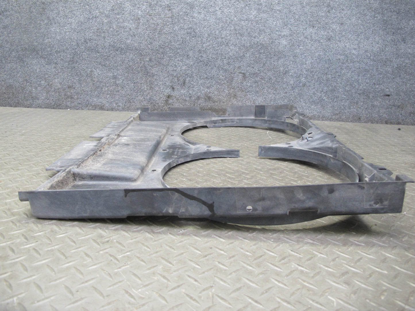 96-99 Mercedes W140 C140 Cl-class Engine Radiator Cooling Fan Motor Shroud OEM