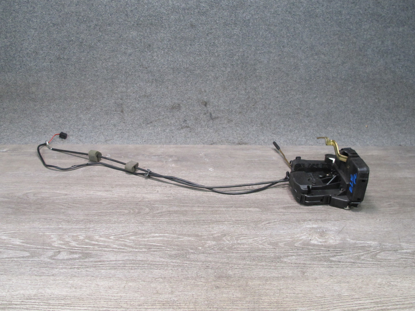 05-11 Mercedes R171 Slk-class Left Door Lock Latch Actuator OEM