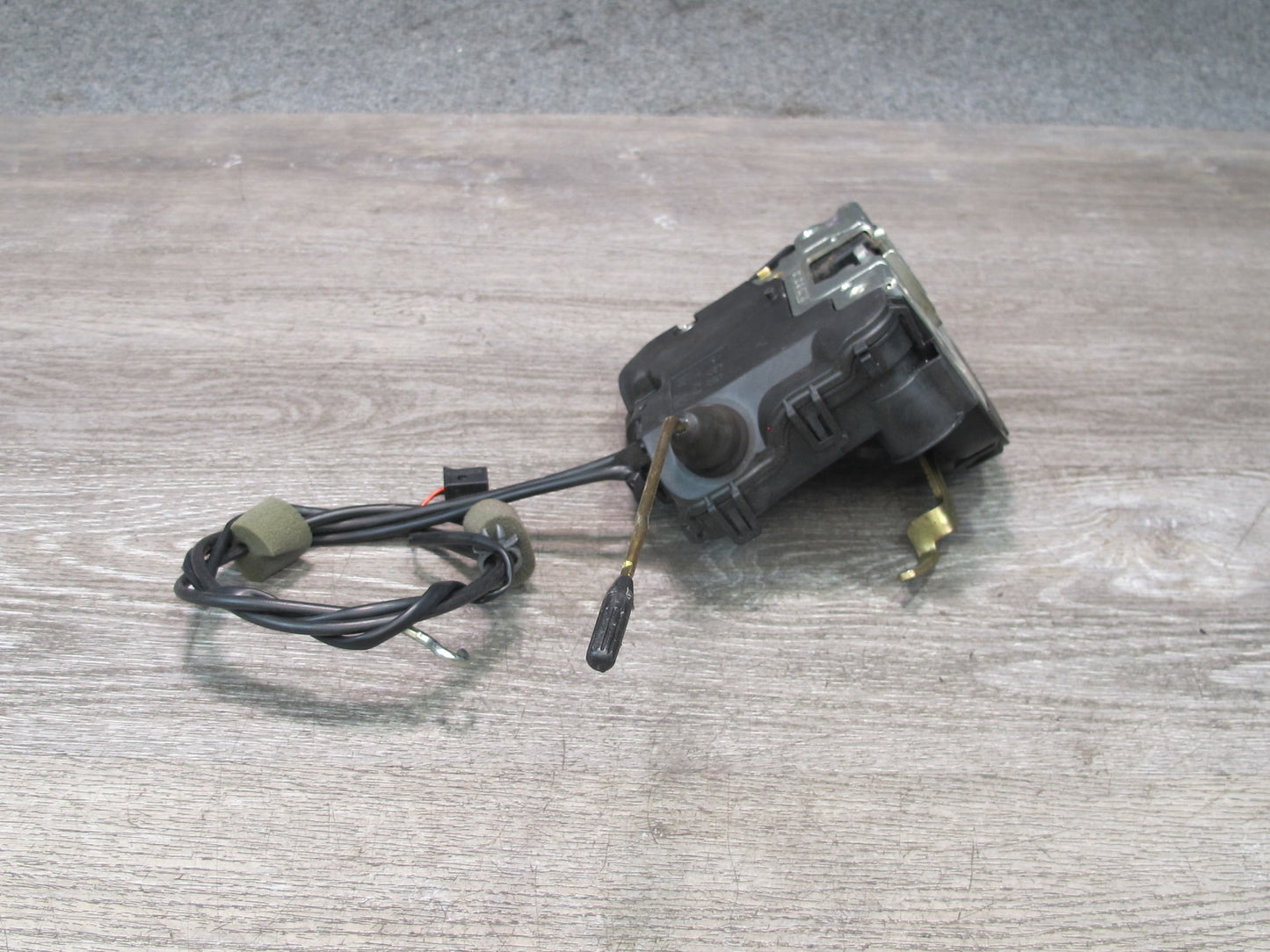 05-11 Mercedes R171 Slk-class Left Door Lock Latch Actuator OEM