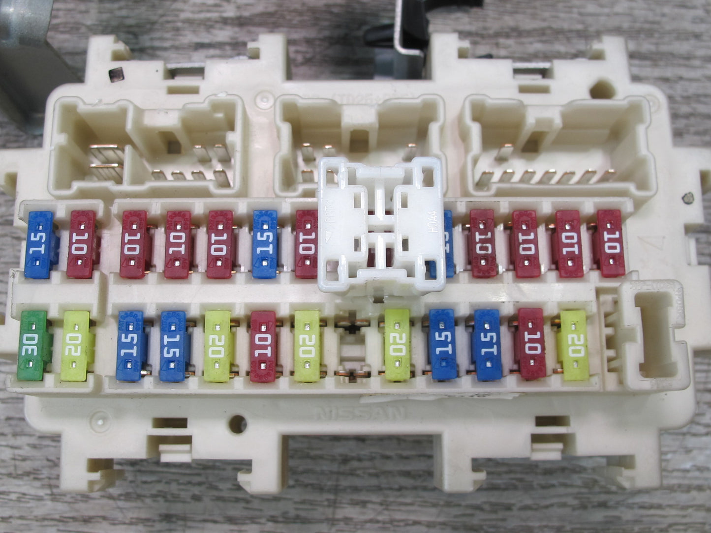 2011-2013 Infiniti QX56 Engine Cabin Interior Fuse Relay Junction Box Block