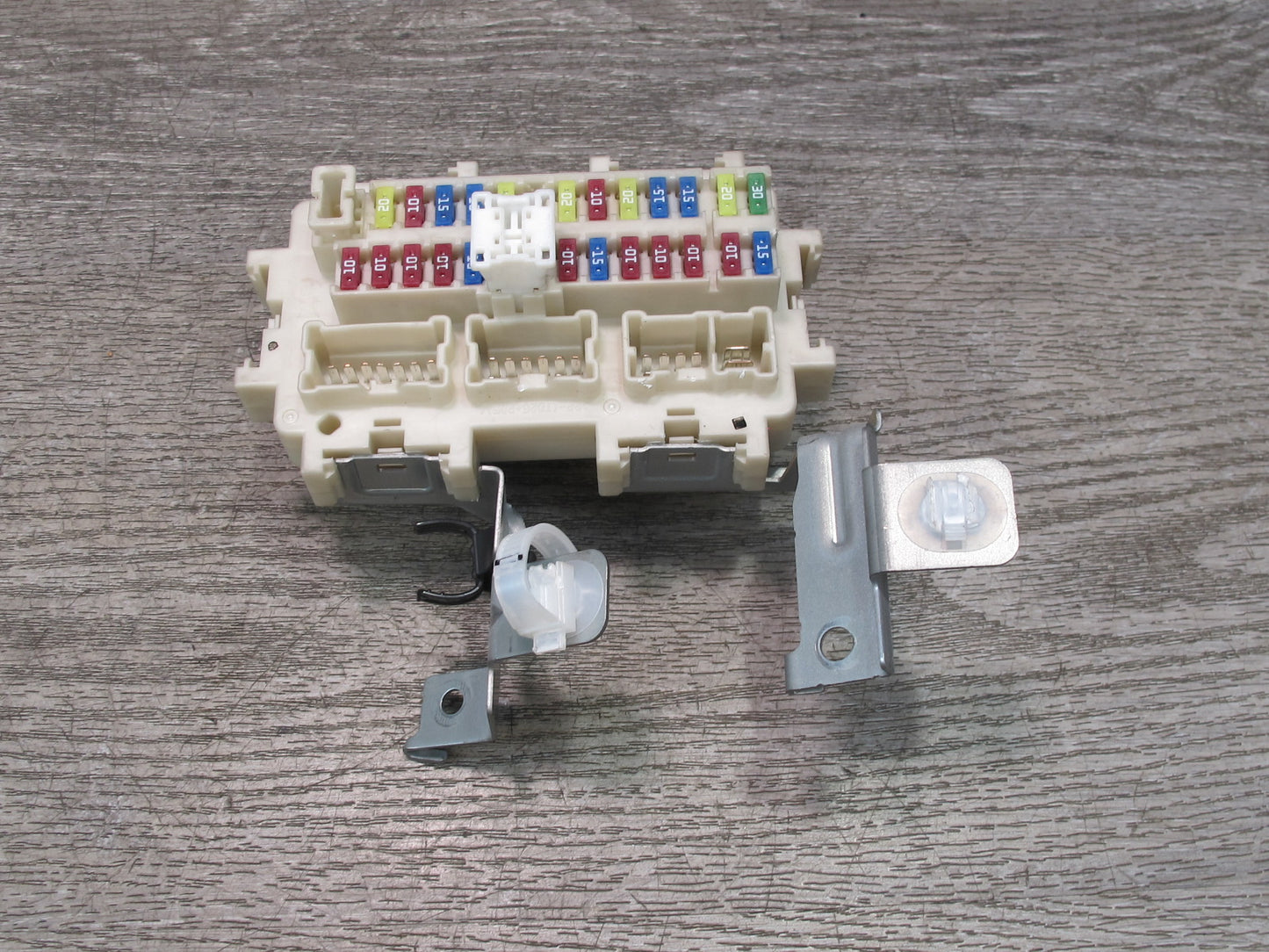 2011-2013 Infiniti QX56 Engine Cabin Interior Fuse Relay Junction Box Block