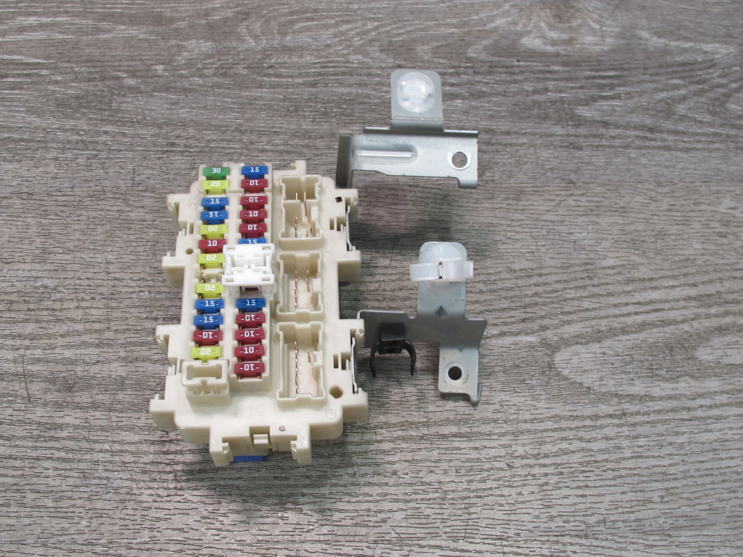 2011-2013 Infiniti QX56 Engine Cabin Interior Fuse Relay Junction Box Block
