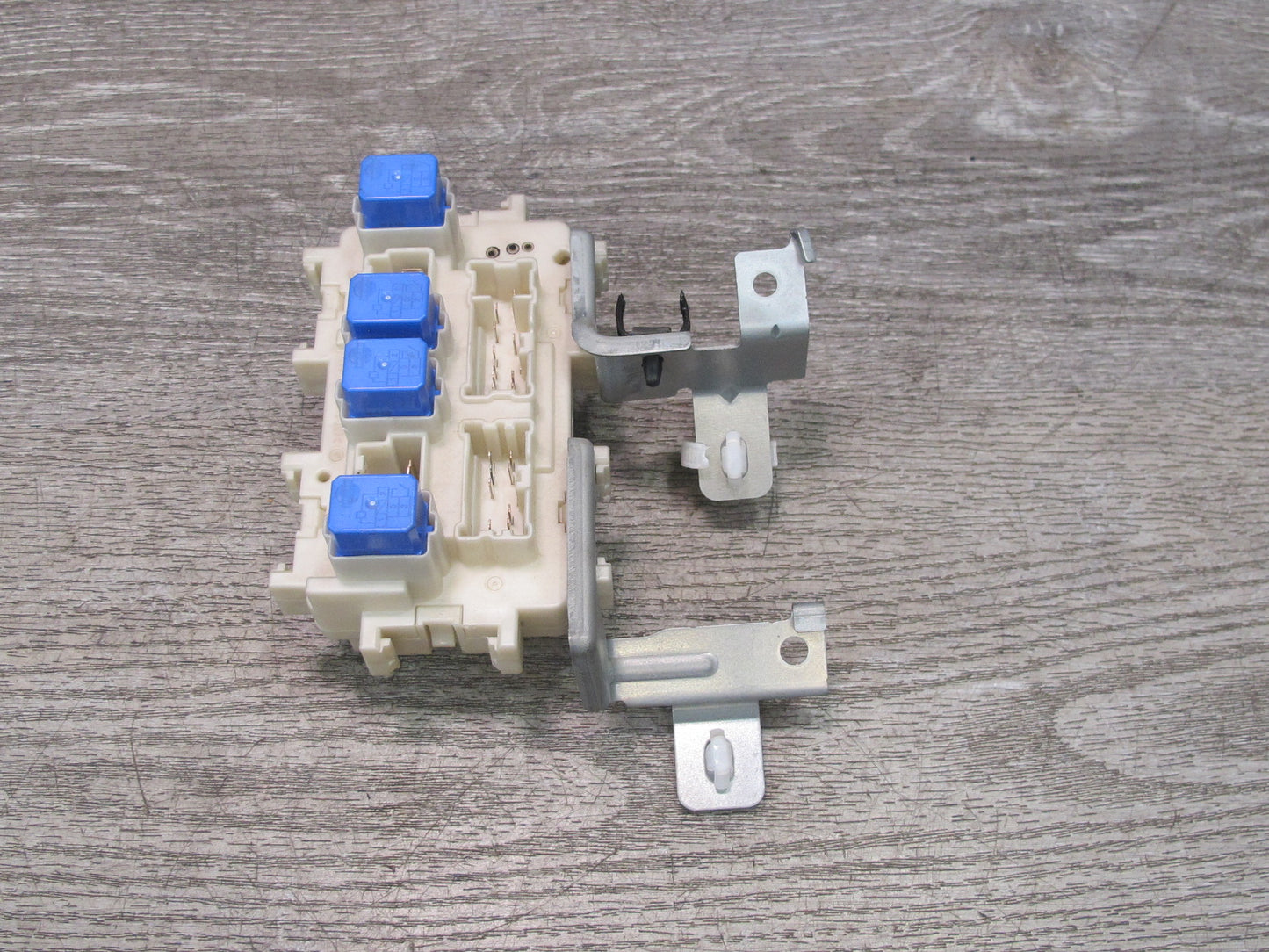 2011-2013 Infiniti QX56 Engine Cabin Interior Fuse Relay Junction Box Block