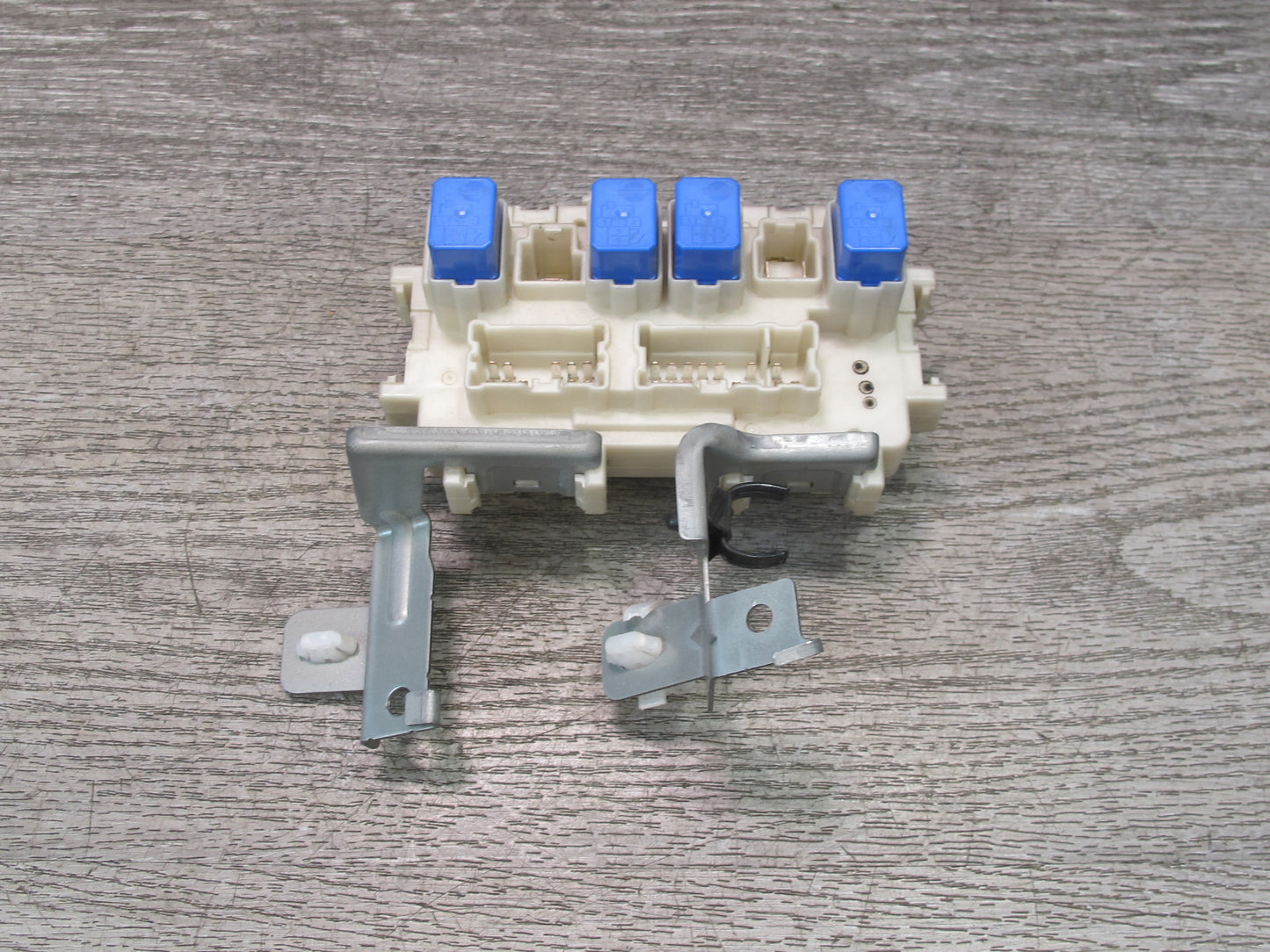 2011-2013 Infiniti QX56 Engine Cabin Interior Fuse Relay Junction Box Block