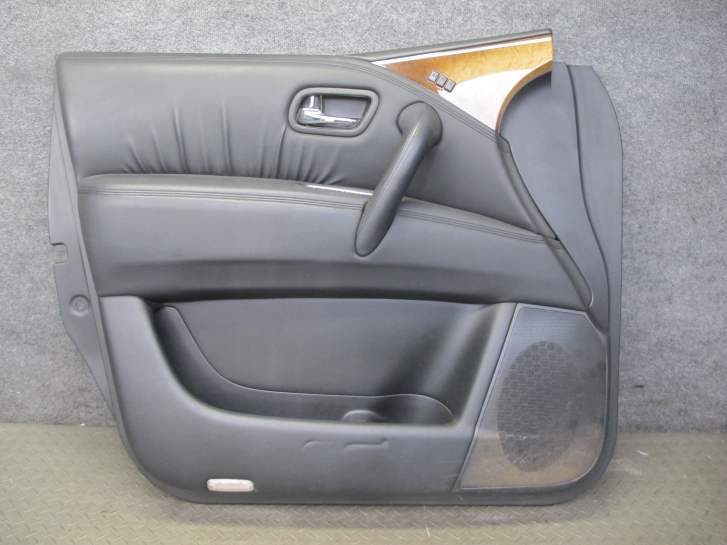 2011-2012 Infiniti QX56 Front Right & Left Side Interior Door Panel Set