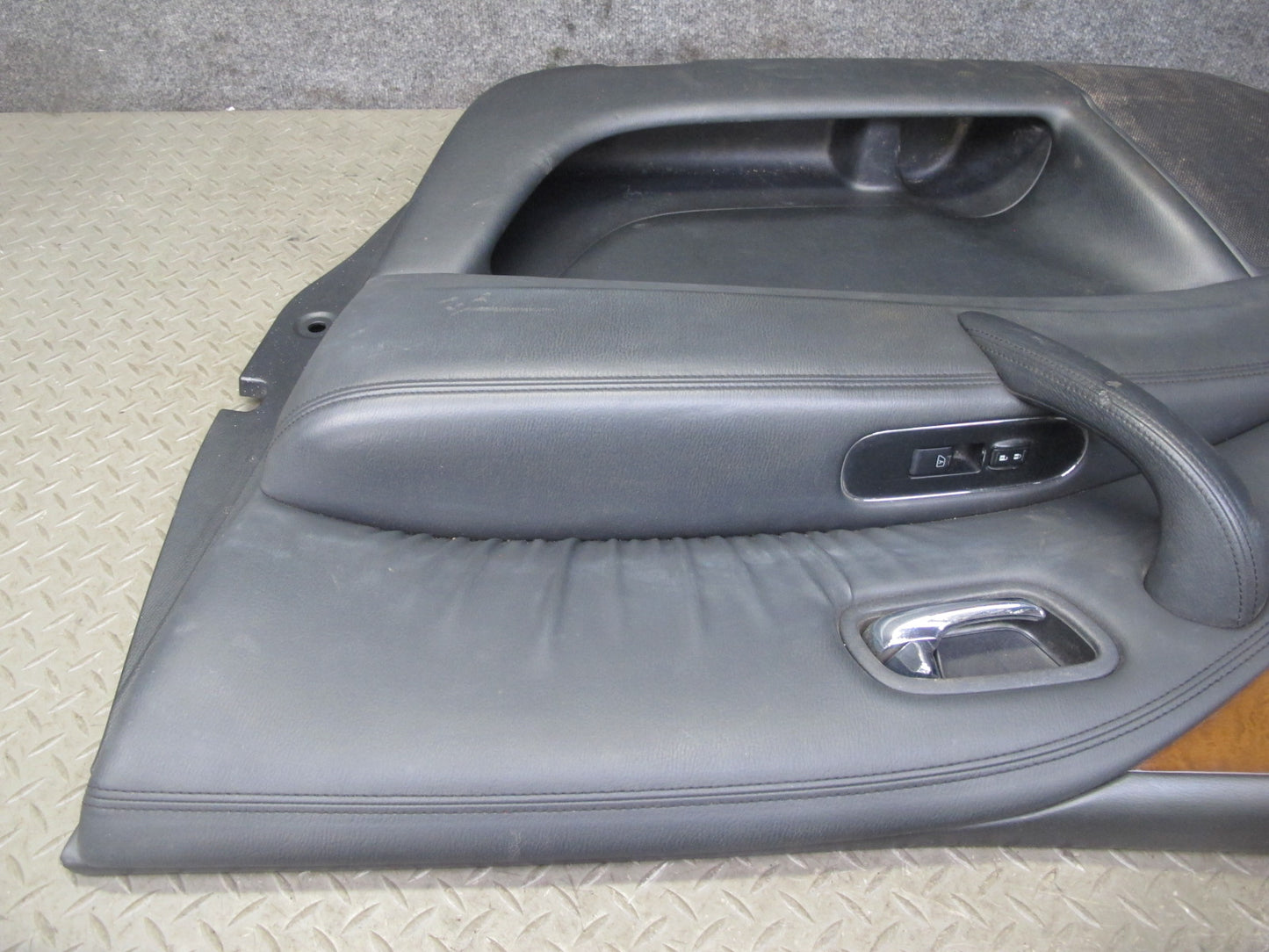 2011-2012 Infiniti QX56 Front Right & Left Side Interior Door Panel Set