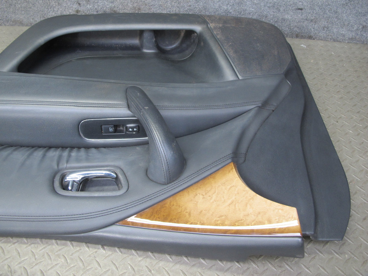 2011-2012 Infiniti QX56 Front Right & Left Side Interior Door Panel Set