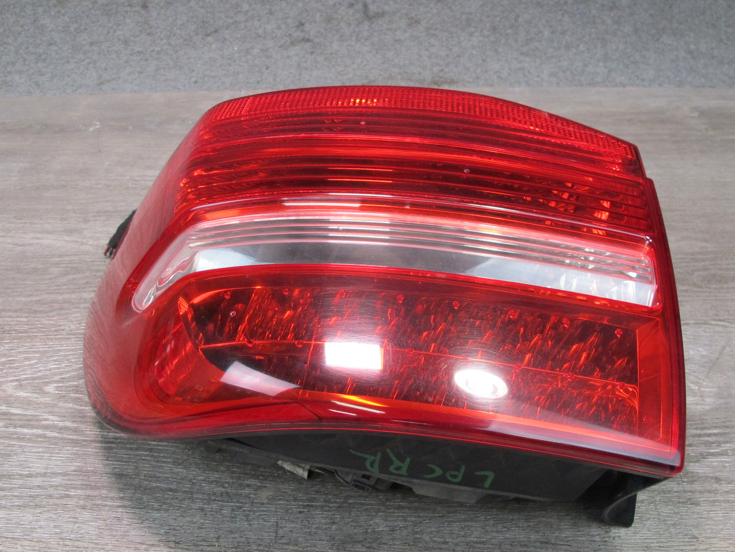 2008-2010 Porsche Cayenne 957 Rear Right Tail Light Lamp 7L5945208A