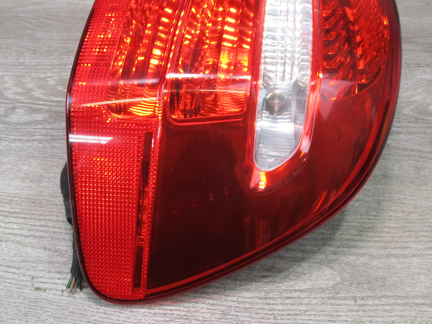 2008-2010 Porsche Cayenne 957 Rear Right Tail Light Lamp 7L5945208A