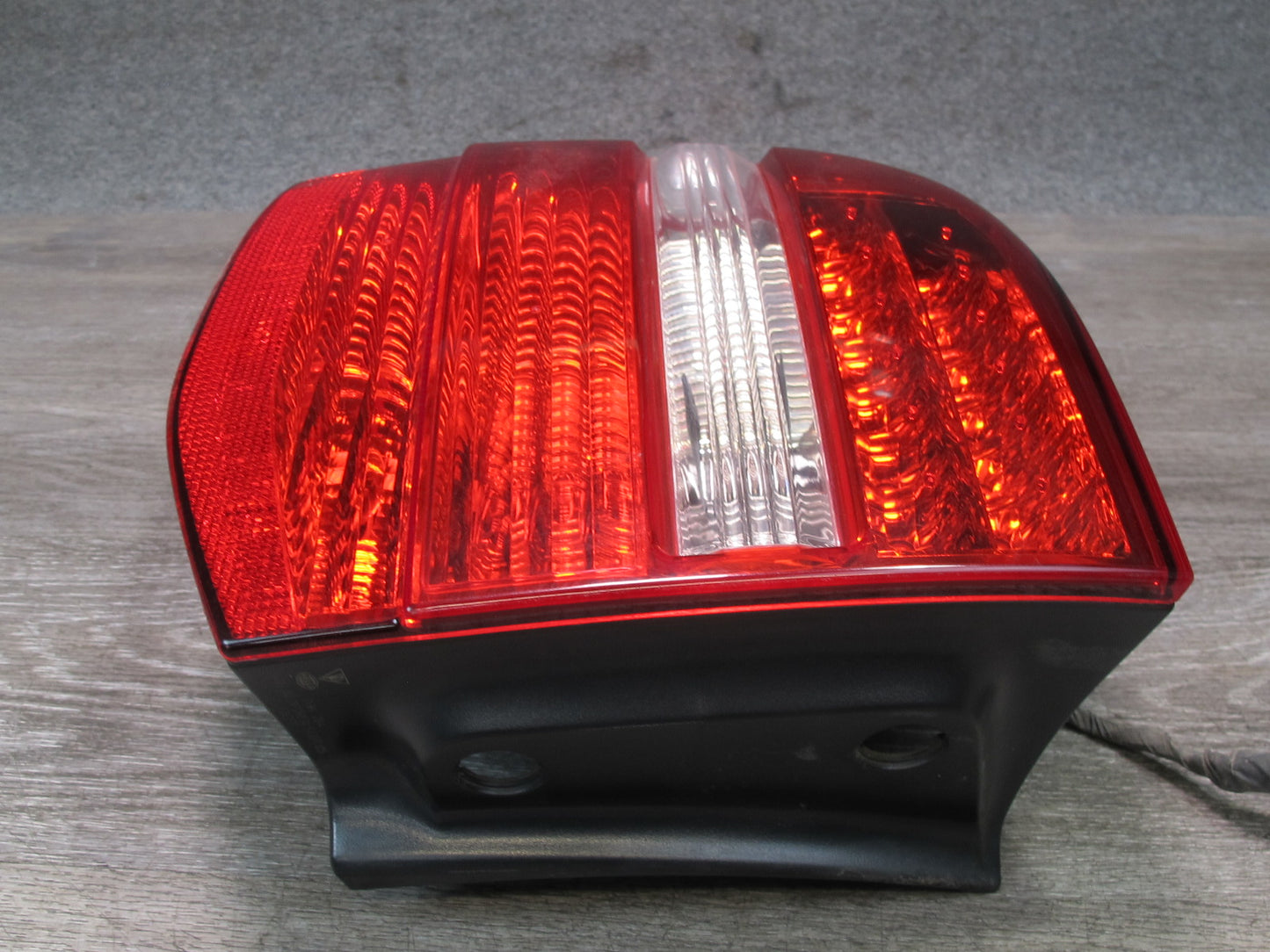 2008-2010 Porsche Cayenne 957 Rear Left Tail Light Lamp 7L5945207A