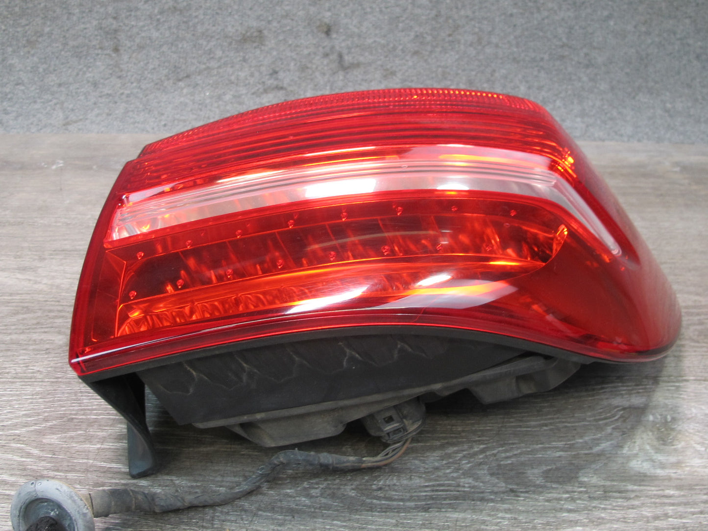 2008-2010 Porsche Cayenne 957 Rear Left Tail Light Lamp 7L5945207A