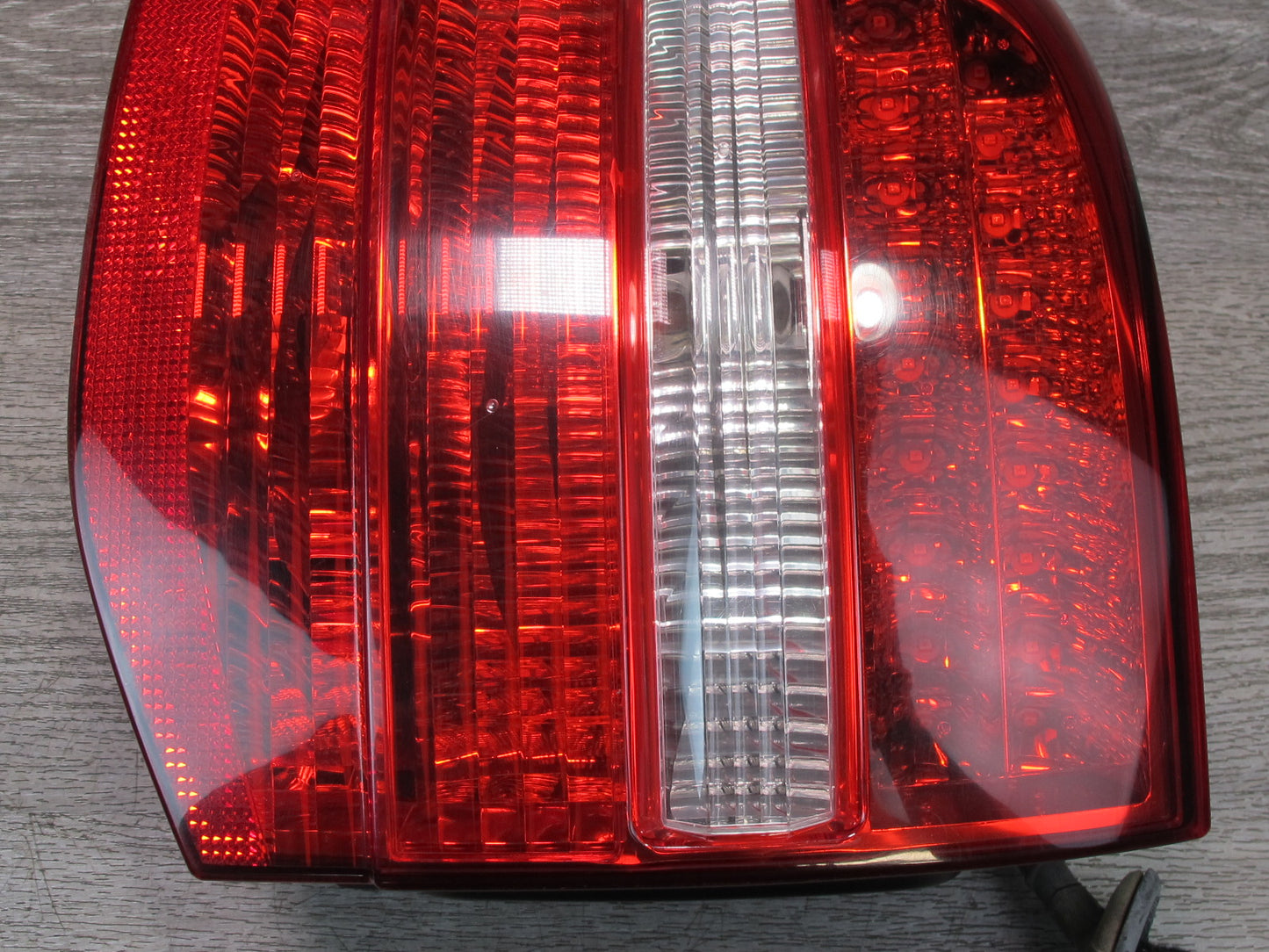 2008-2010 Porsche Cayenne 957 Rear Left Tail Light Lamp 7L5945207A