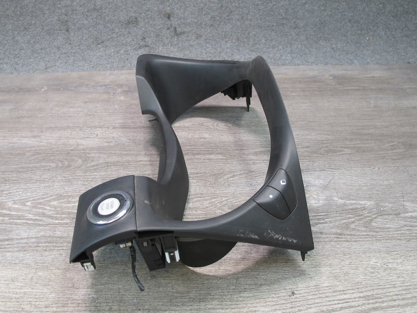 11-20 Infiniti QX56 QX80 Instrument Cluster Speedometer Gauge Bezel Trim Panel