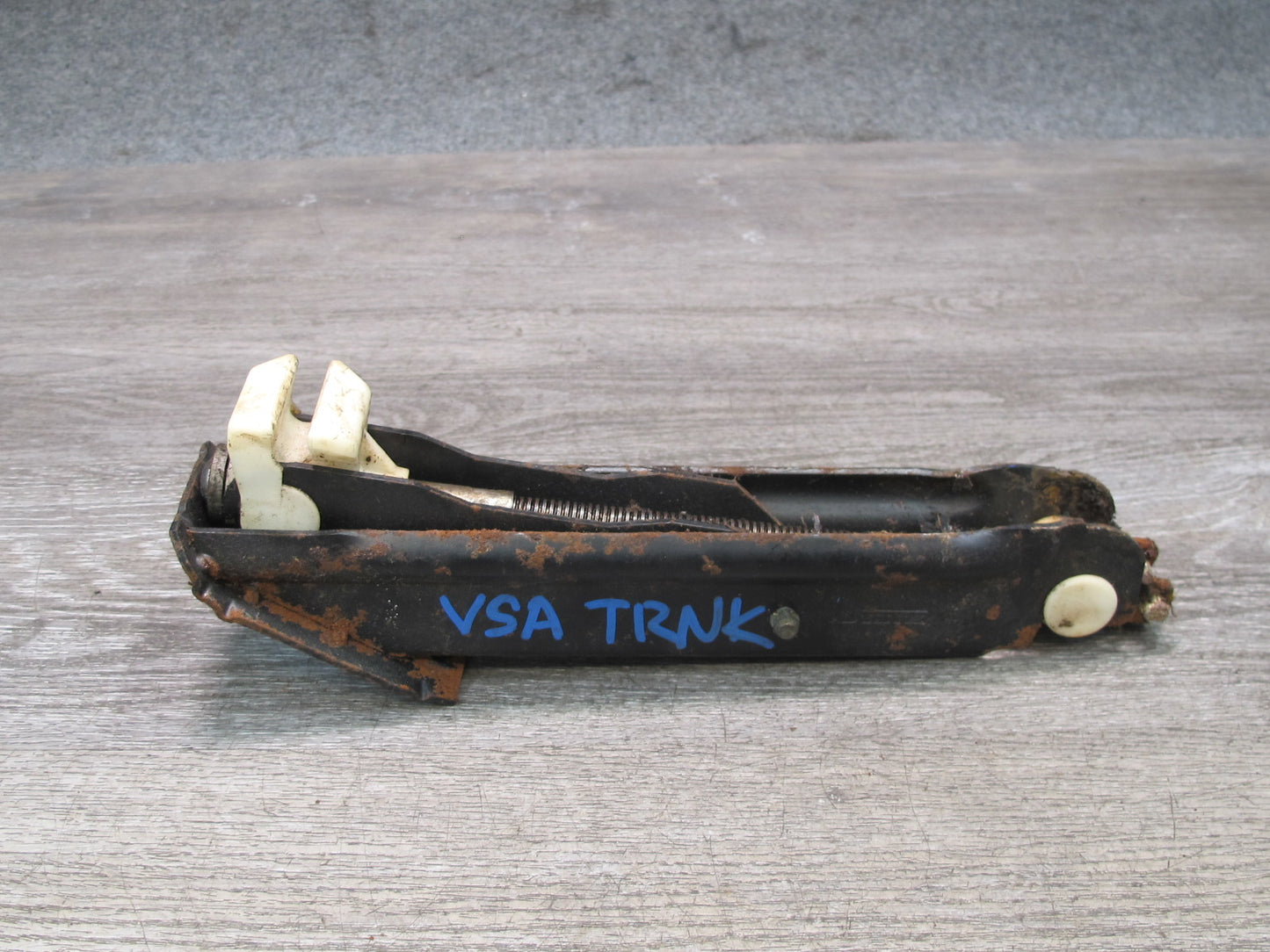 82-89 Volkswagen VW Scirocco MK2 Emergency Spare Tire Lift Jack 533011031 OEM