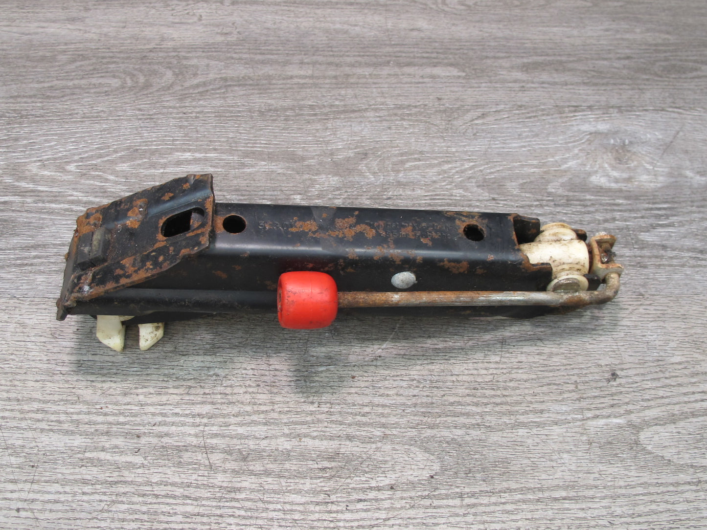 82-89 Volkswagen VW Scirocco MK2 Emergency Spare Tire Lift Jack 533011031 OEM