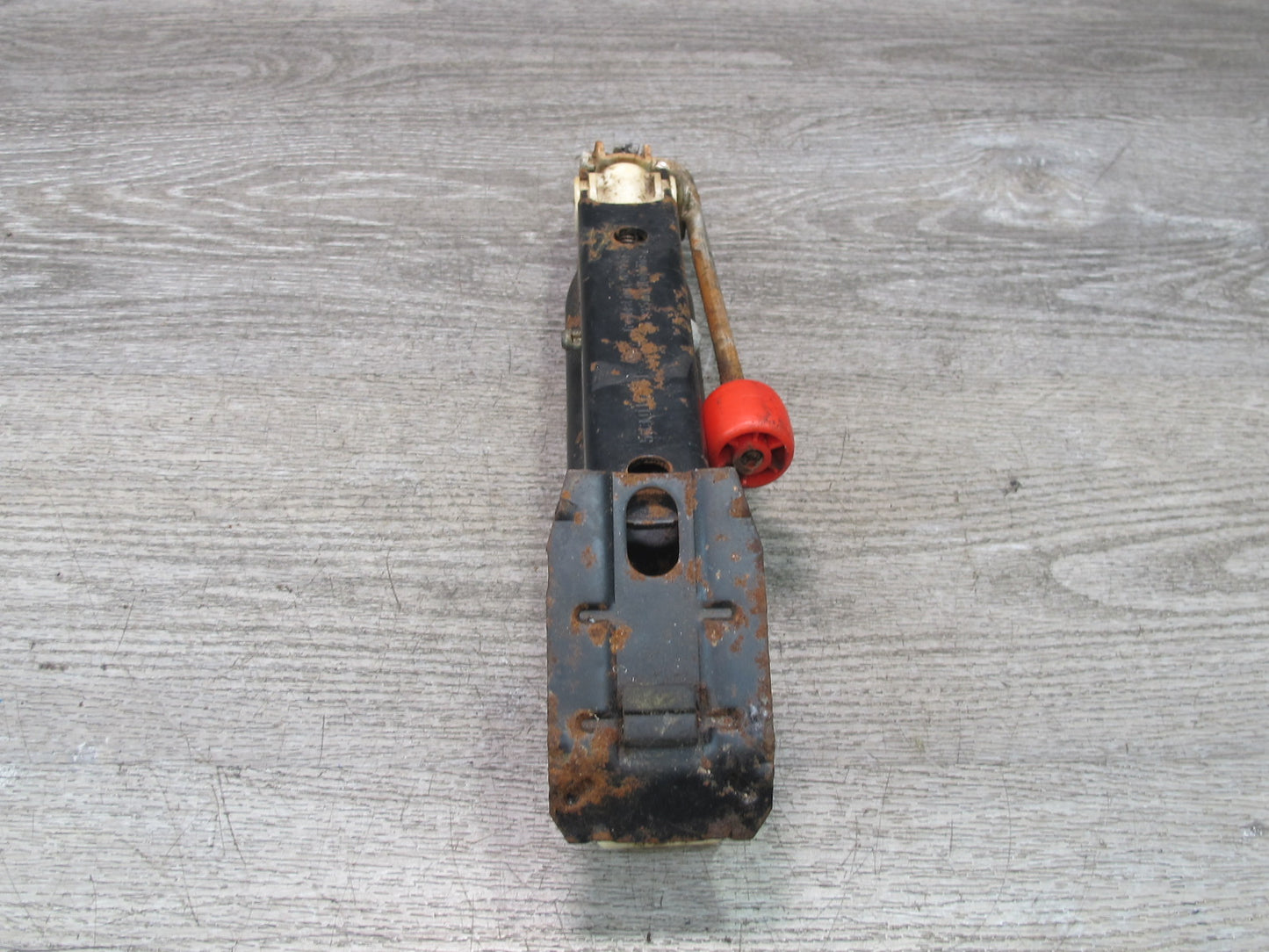 82-89 Volkswagen VW Scirocco MK2 Emergency Spare Tire Lift Jack 533011031 OEM