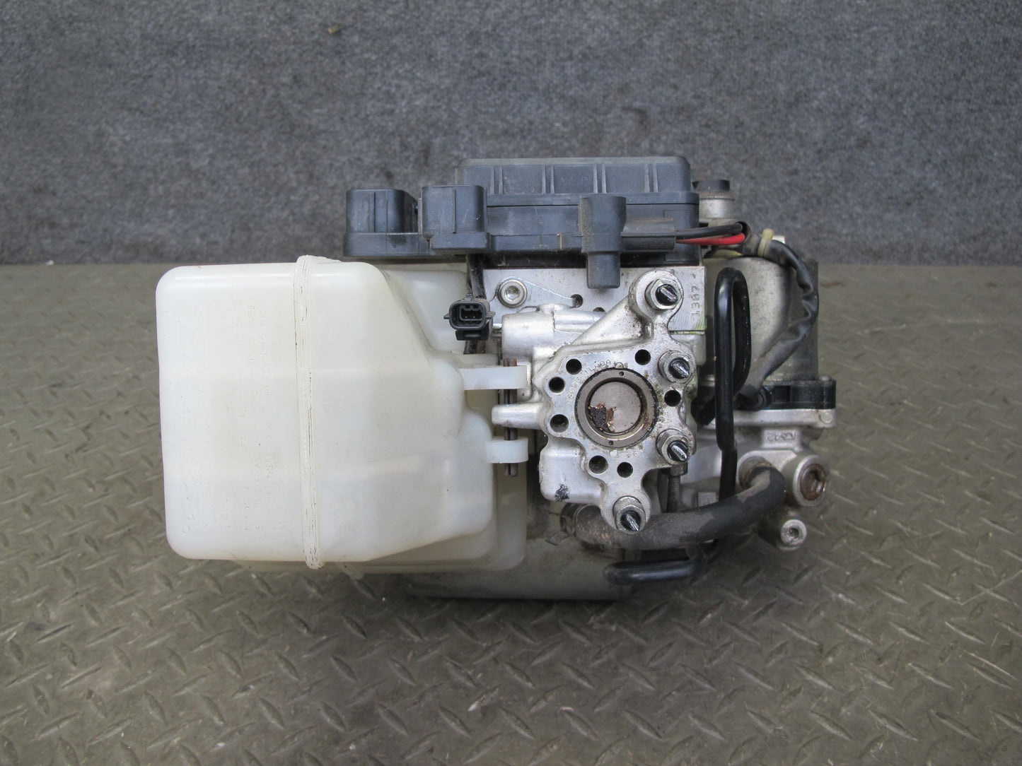 2011-2013 Infiniti QX56 Power Brake Booster Hydraulic Pump