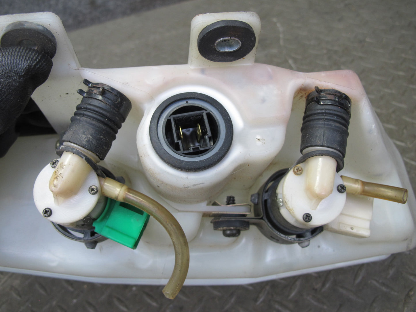 90-96 Nissan Z32 300ZX 2+0 Rear Windshield Washer Reservoir Tank w Pumps OEM