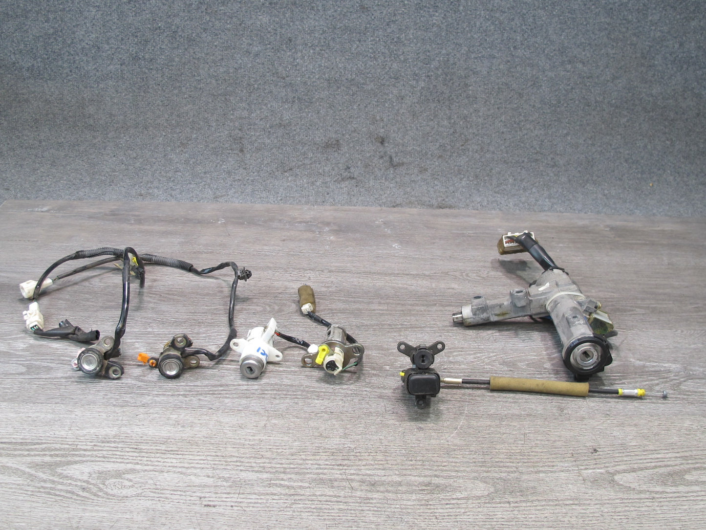 97-00 Lexus SC400 SC300 A/T Set of 6 Ignition Trunk Door Glove Lock Without KEY