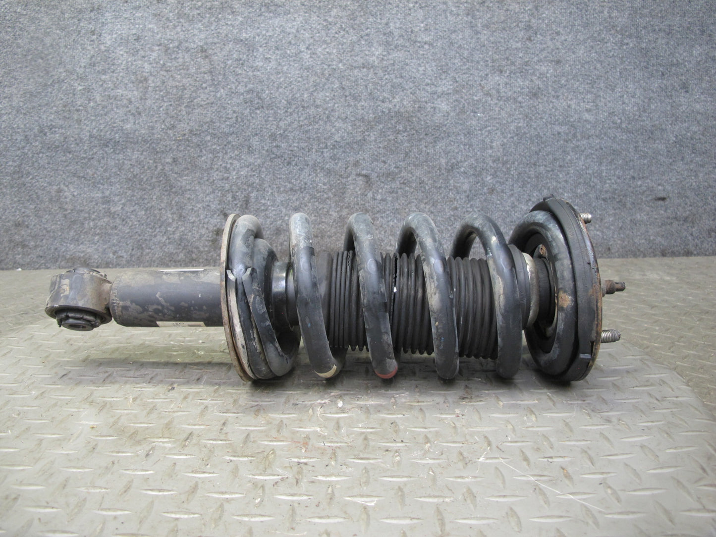2011-2017 Infiniti QX56 QX80 RWD Front Left & Right Strut Shock Absorber Set