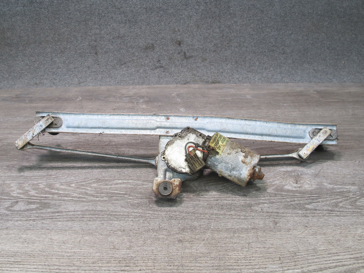 82-89 VW Scirocco Windshield Wiper Transmission Linkage w Motor 533955113C OEM