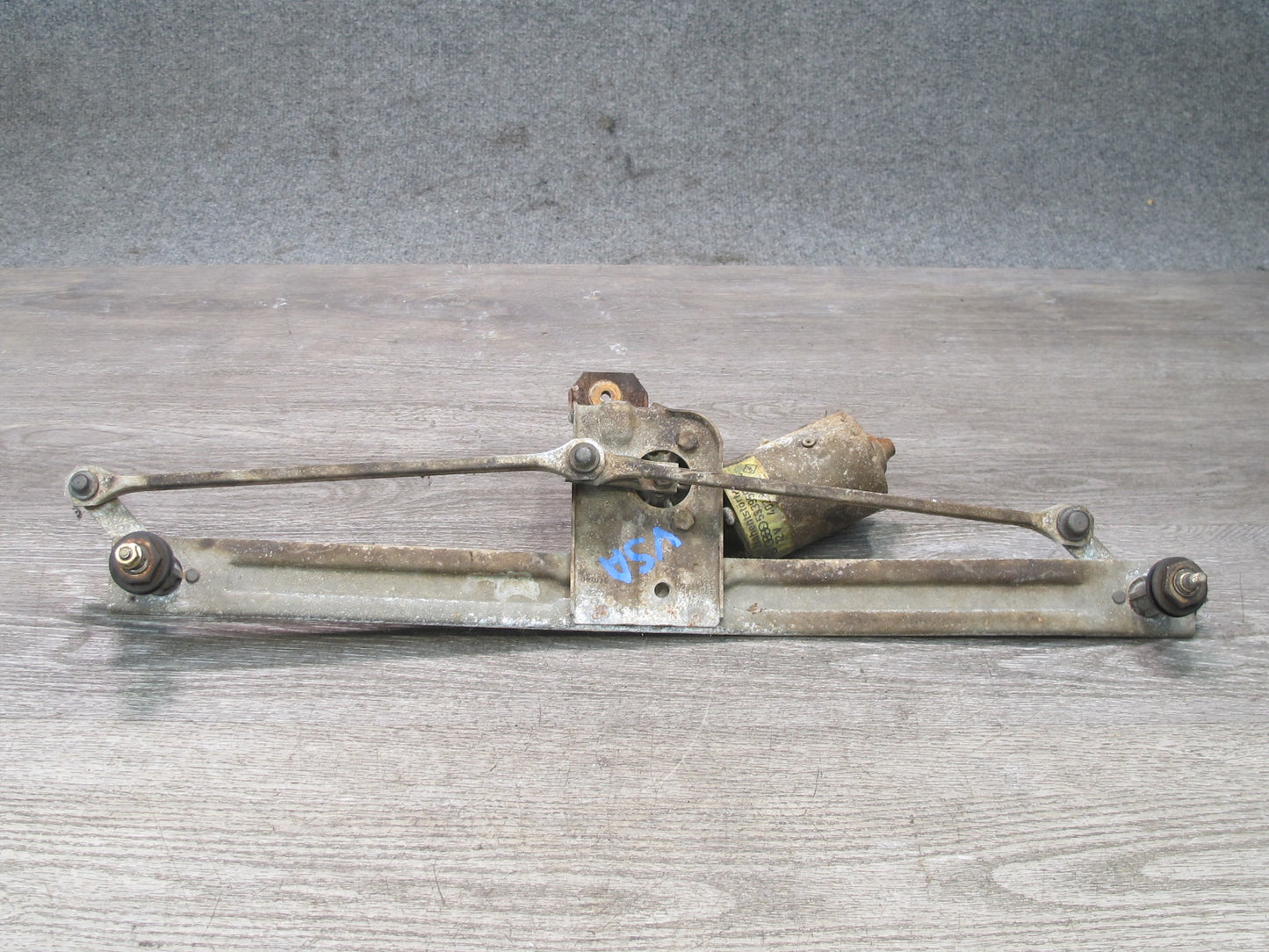 82-89 VW Scirocco Windshield Wiper Transmission Linkage w Motor 533955113C OEM