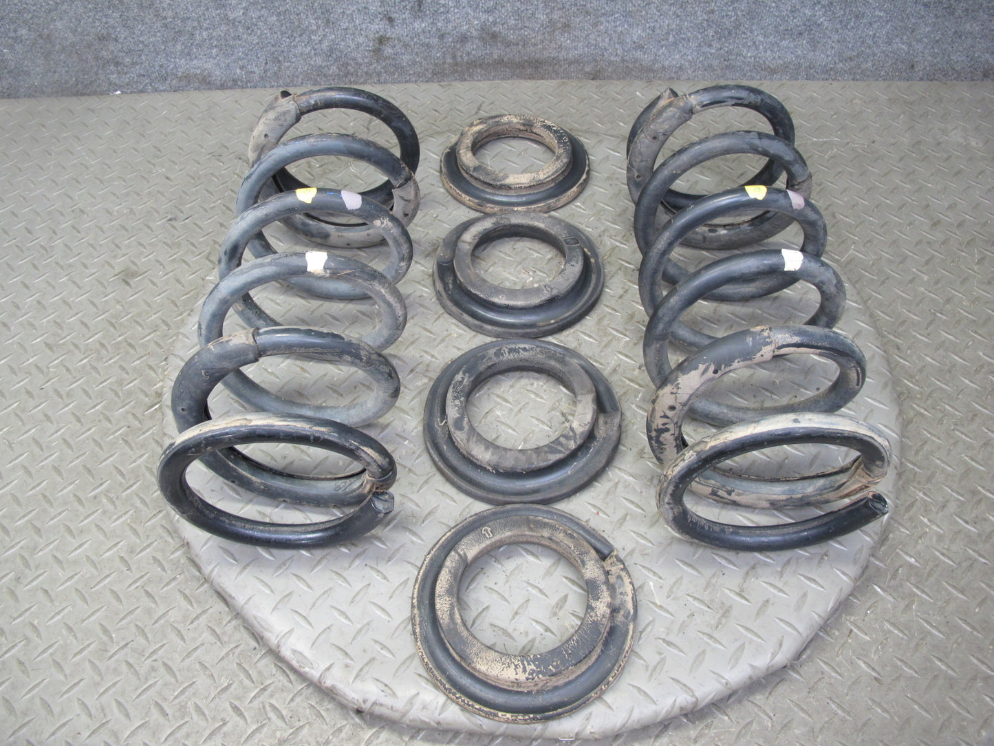 2011-2020 Infiniti QX56 QX80 RWD Rear Left & Right Side Coil Spring Set