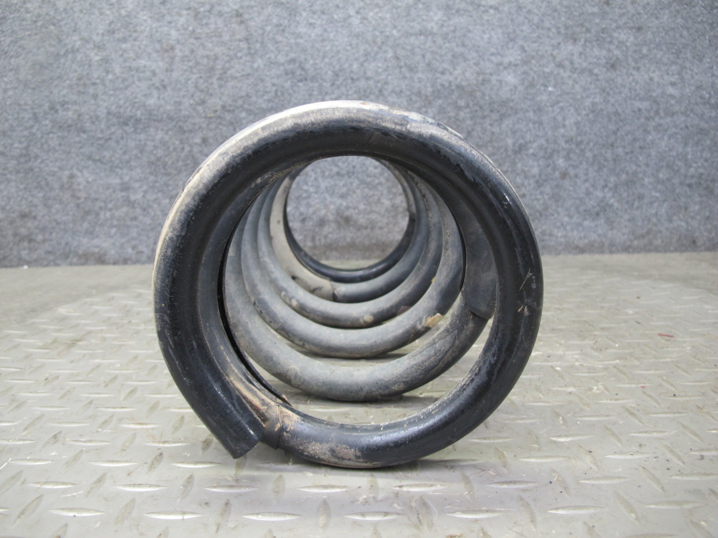 2011-2020 Infiniti QX56 QX80 RWD Rear Left & Right Side Coil Spring Set