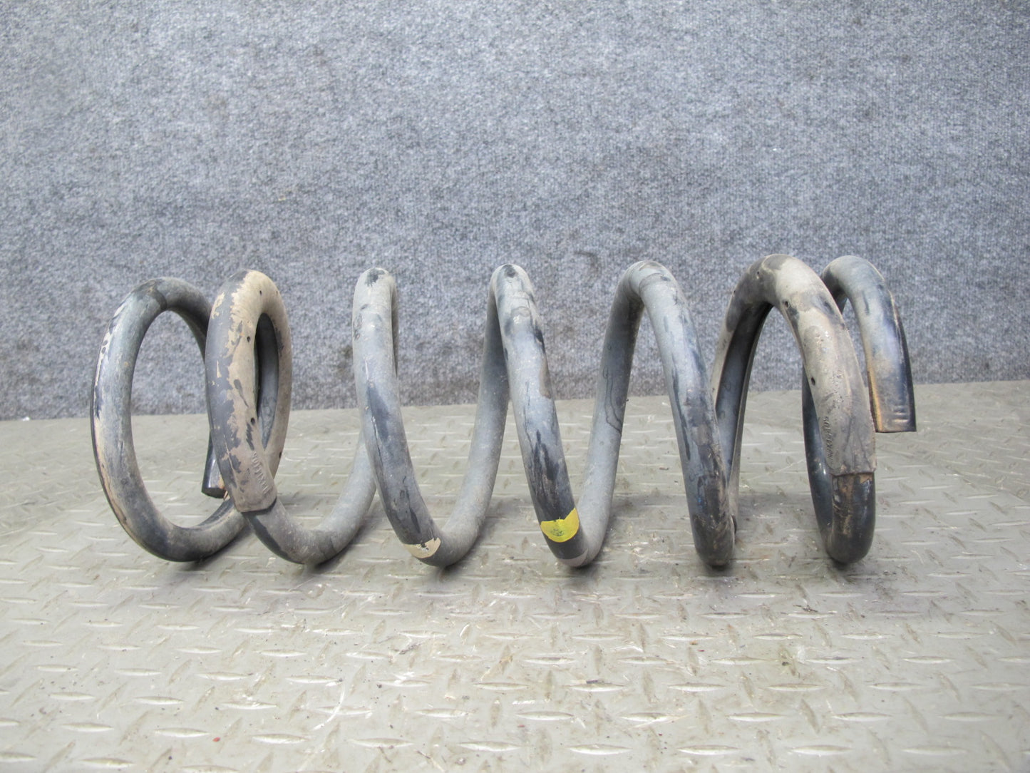 2011-2020 Infiniti QX56 QX80 RWD Rear Left & Right Side Coil Spring Set
