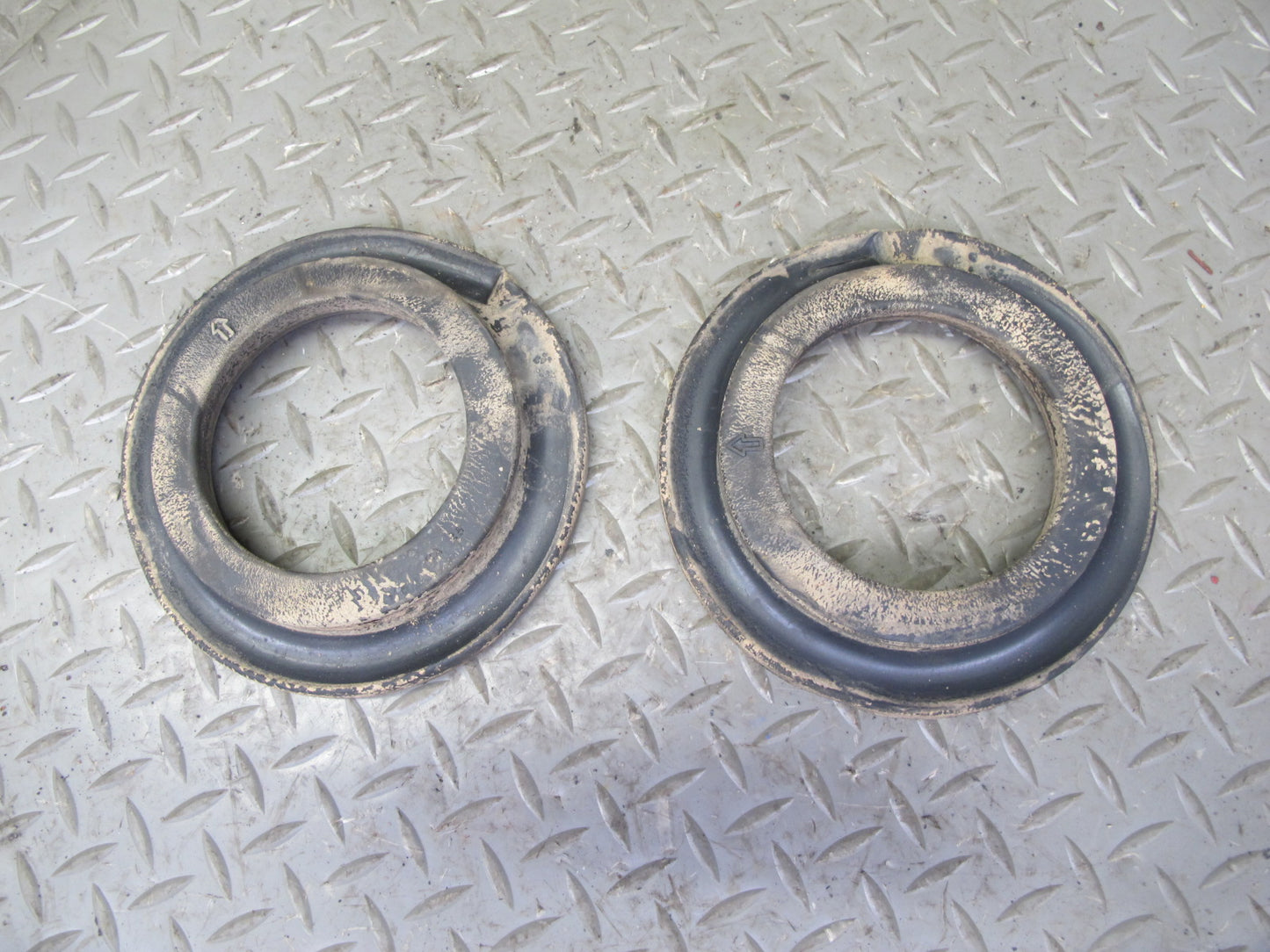 2011-2020 Infiniti QX56 QX80 RWD Rear Left & Right Side Coil Spring Set