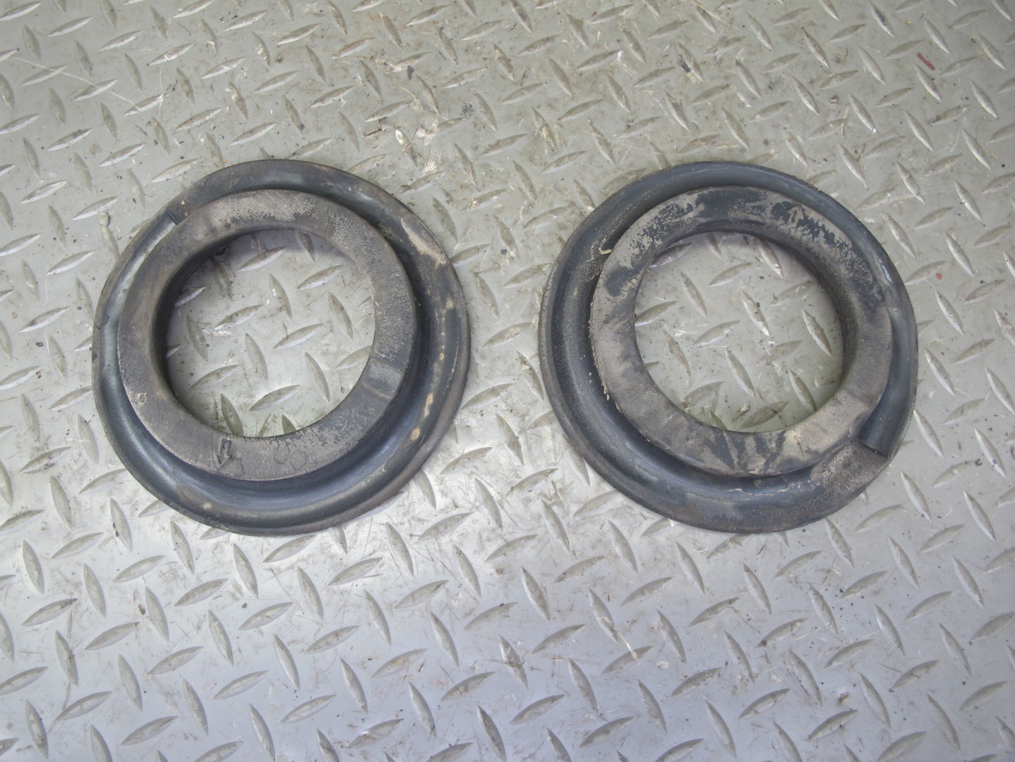 2011-2020 Infiniti QX56 QX80 RWD Rear Left & Right Side Coil Spring Set