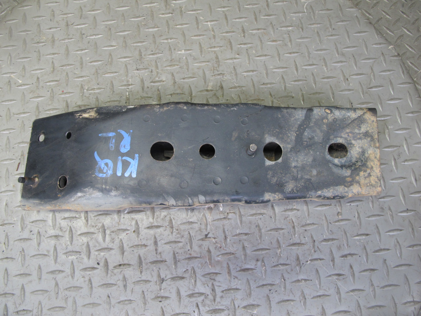 2011-2020 Infiniti QX56 QX80 Rear Left Side Bumper Reinforcement Bracket Mount
