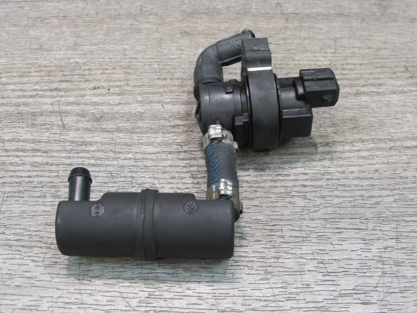 05-11 Mercedes R171 Slk-class Fuel Vapor Purge Control Valve 0004703593 OEM