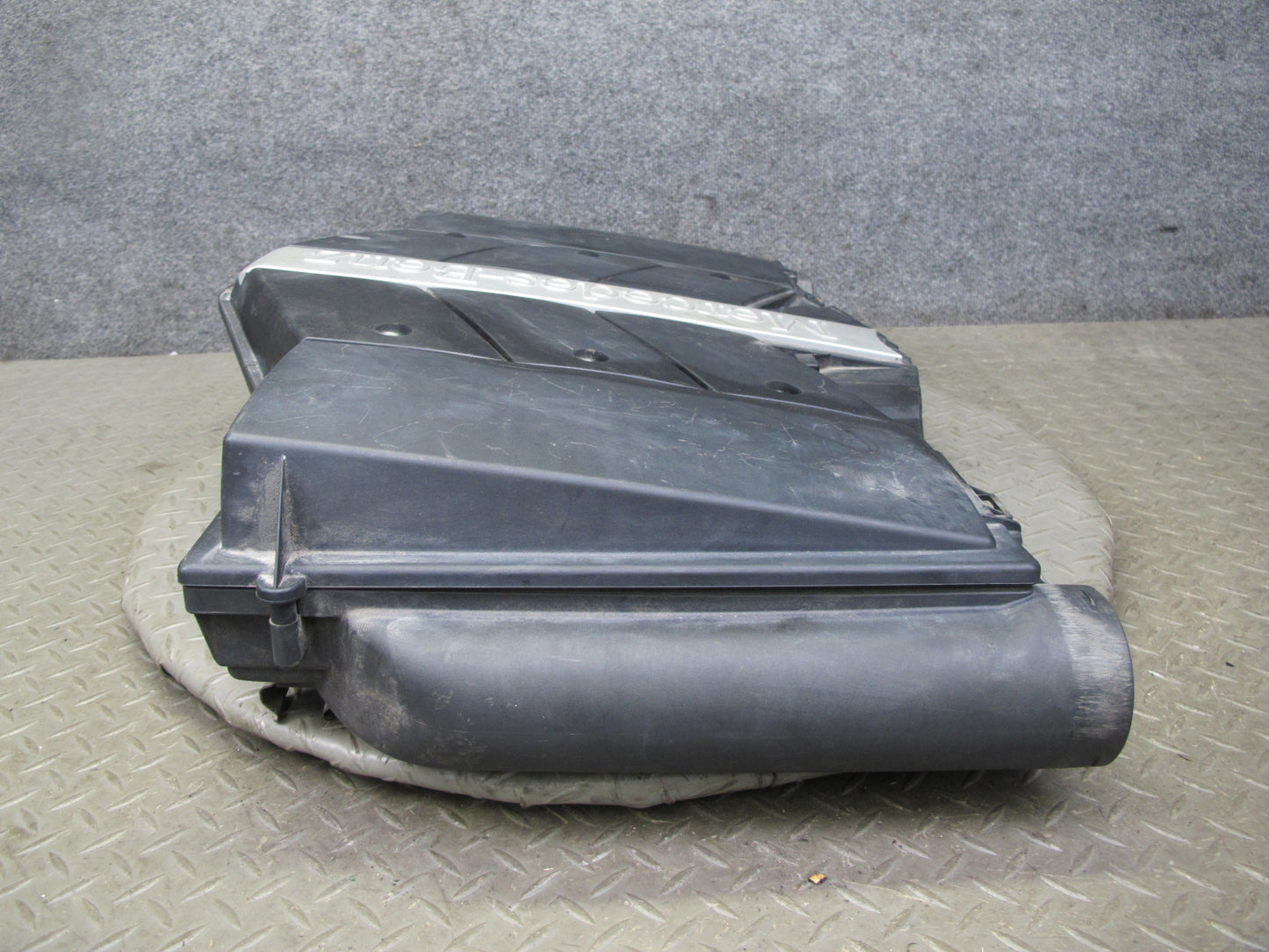 99-02 Mercedes R129 SL500 M113 Engine Air Intake Cleaner Filter Box OEM