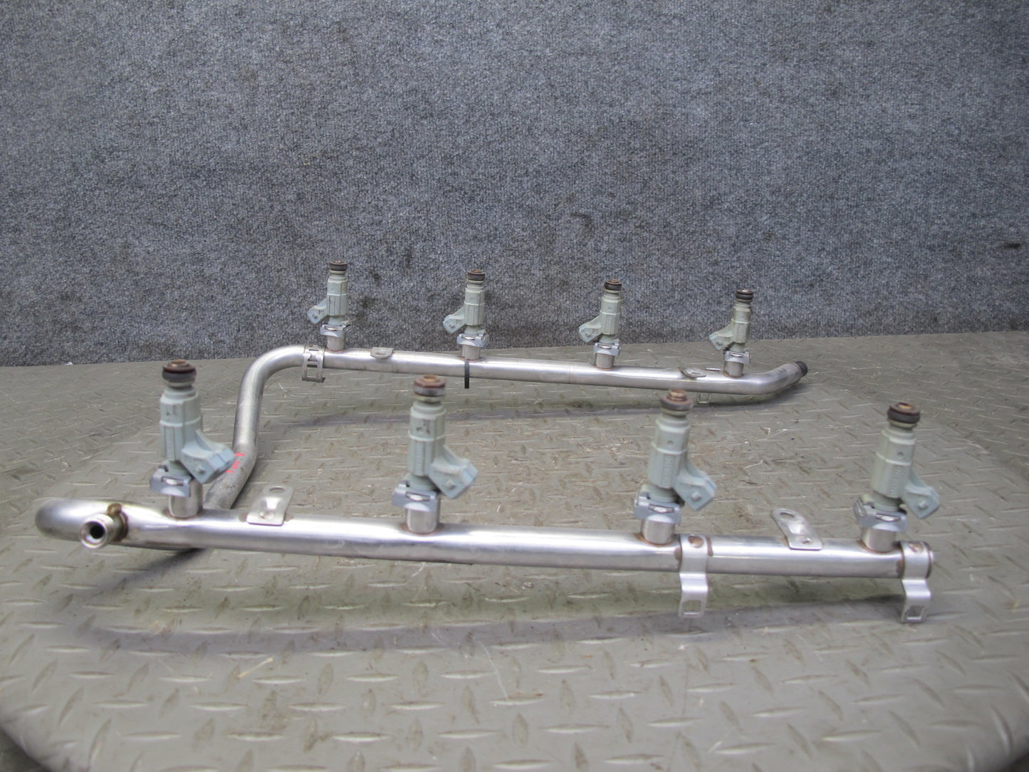 99-02 Mercedes R129 SL500 M113 Engine Fuel Rail w Injector Set 1130700095 OEM
