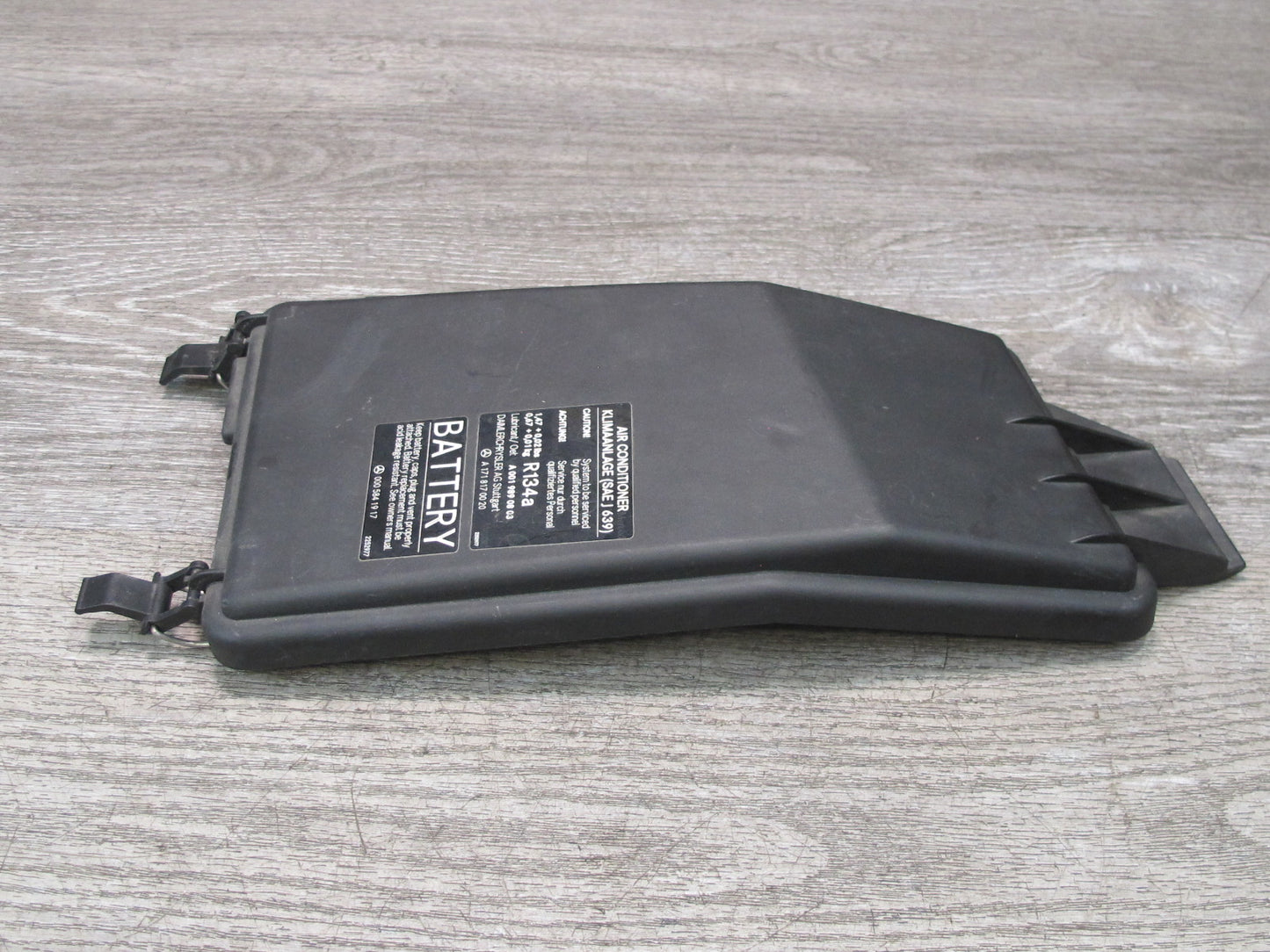 05-11 Mercedes R171 Slk-class Front Fuse Relay Box Lid Cover 1715400082 OEM