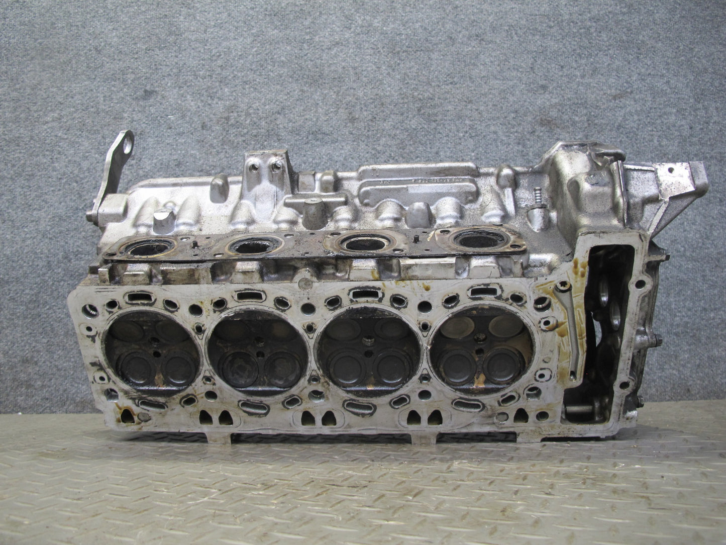 2010-2014 BMW E71 X6M 4.4L S63 Engine Motor Left Cylinder Head w Camshafts 86k
